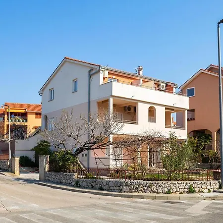 Beautiful In With Wifi Apartmán Cres