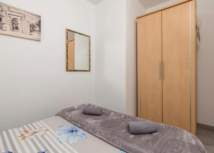In With Wifi Apartment *