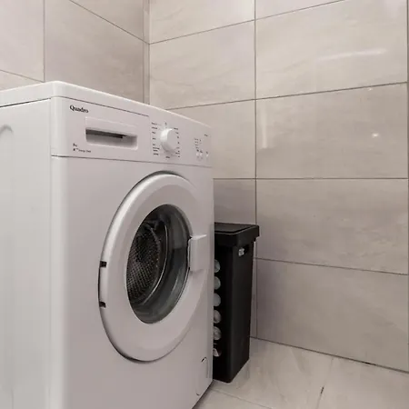 2 Bedroom Amazing In Cres