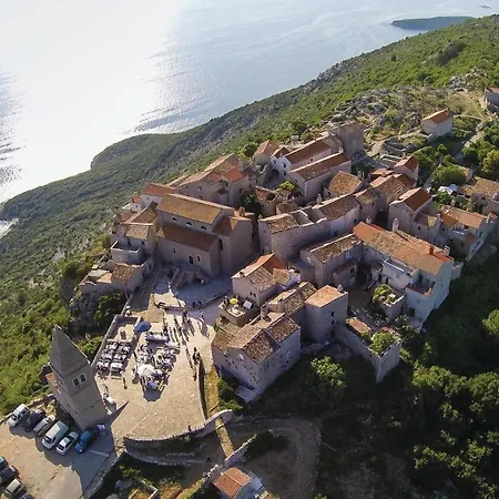 2 Bedroom Amazing In * Cres
