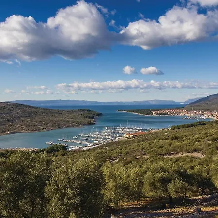 2 Bedroom Amazing In Cres
